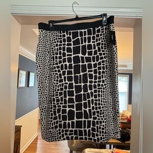 ALFANI  Black and White Midi Pencil Skirt